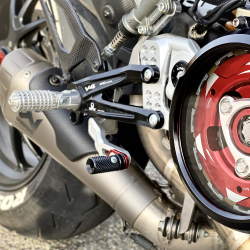 CNC Racing – Ducati Clear Oil Bath Clutch Cover